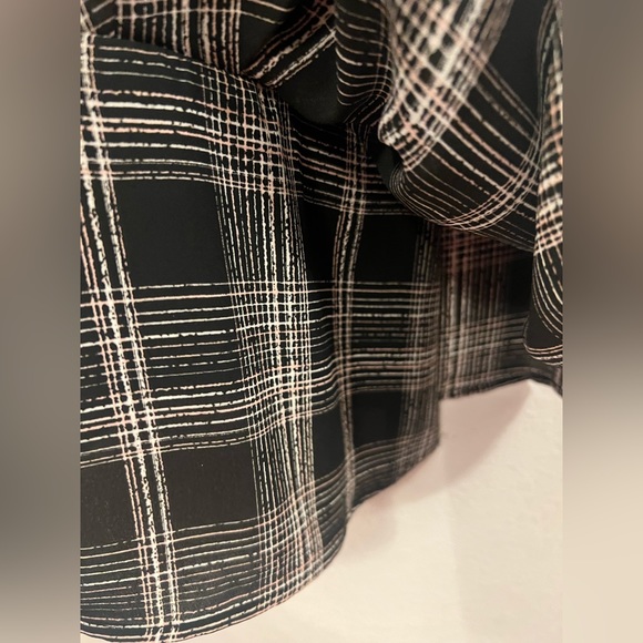 🌻WHBM Tank Top - Picture 8 of 8